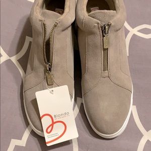 Blondo sneaker/booties US11